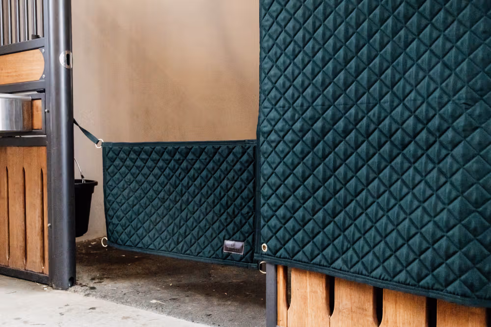 Stable guard dark green
