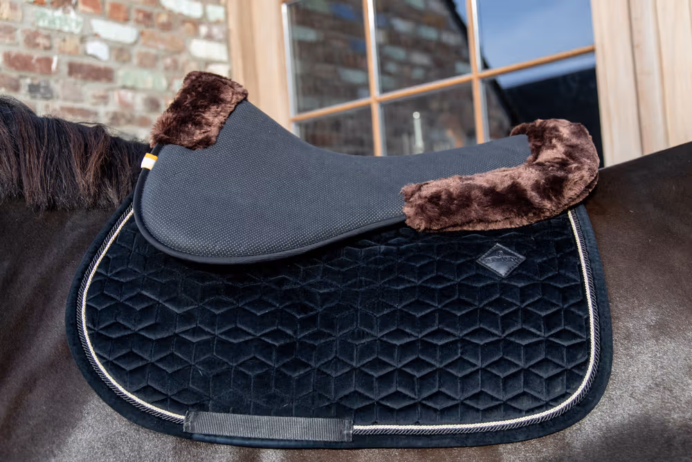 Brown Sheepskin Anatomic Half Pad Absorb Black