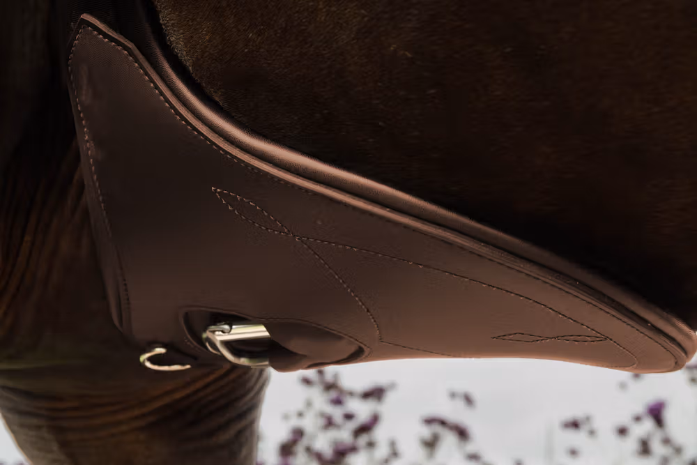 Anatomic Stud girth brown 140cm
