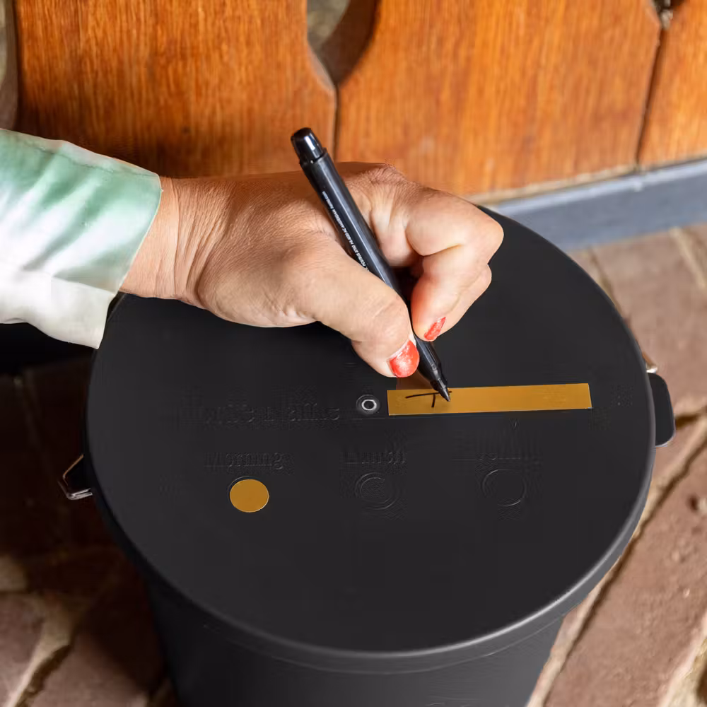 Bucket with lid black 5L