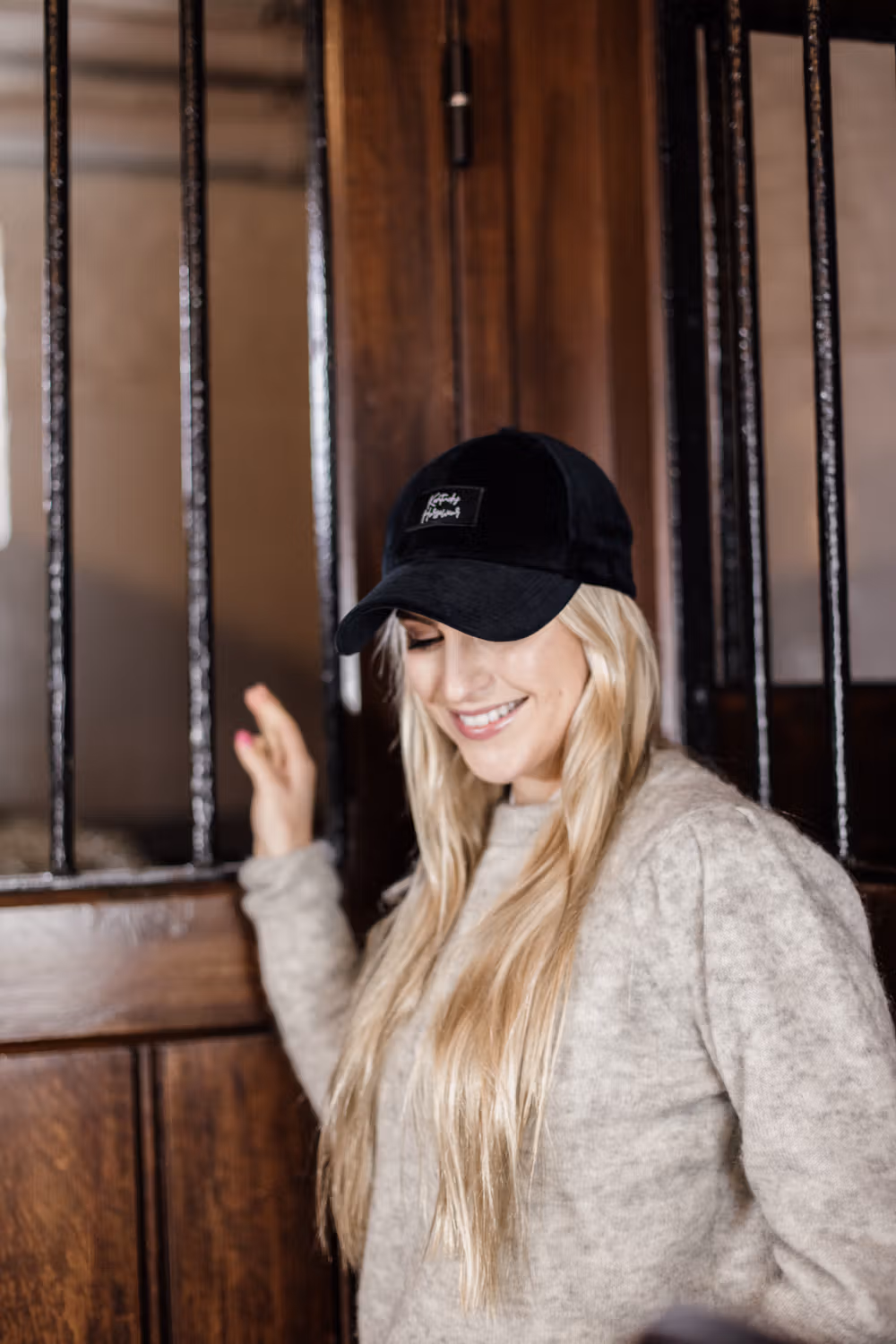 Baseball cap velvet black 'Sammy'