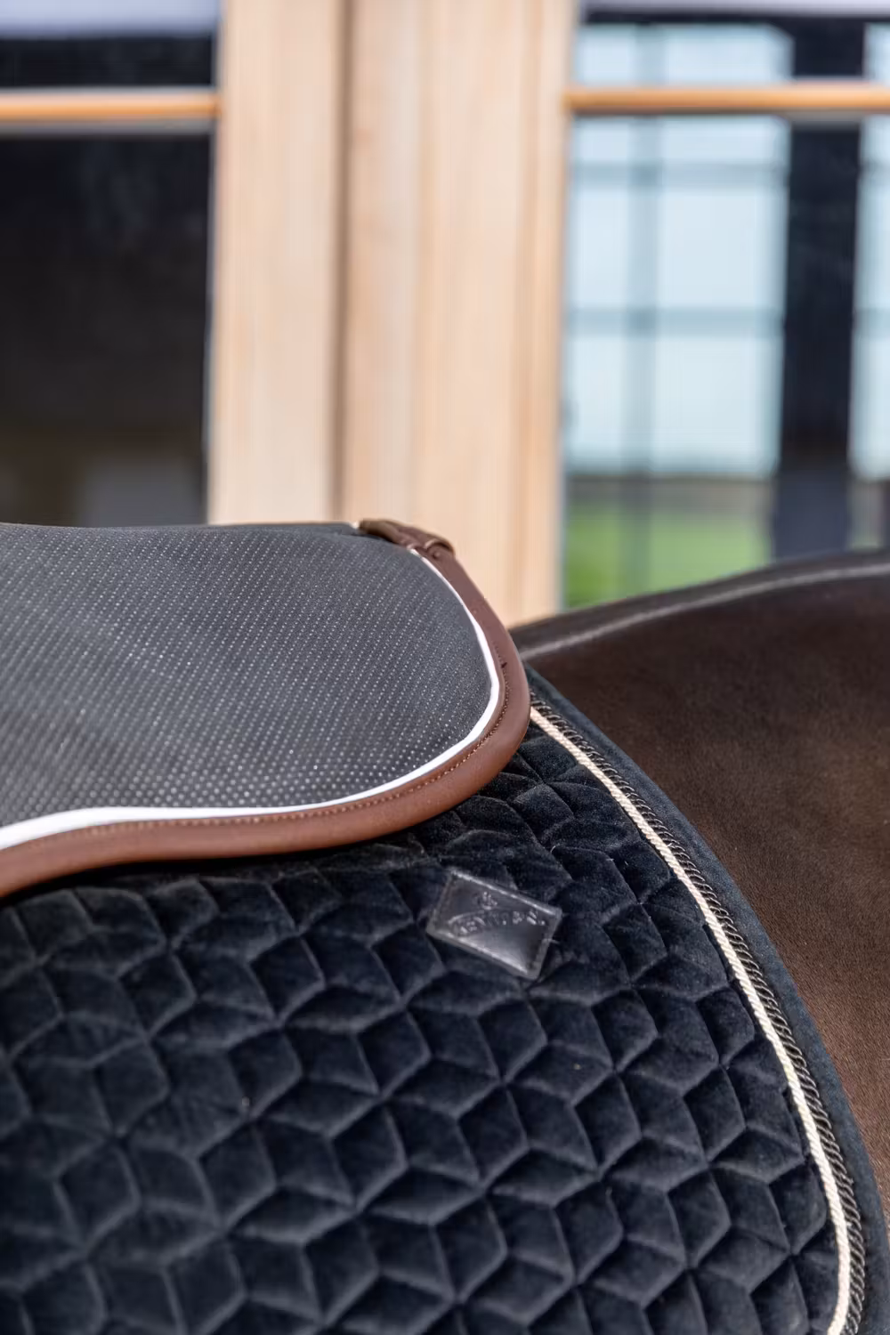 Half Pad Absorb Black-White-Brown