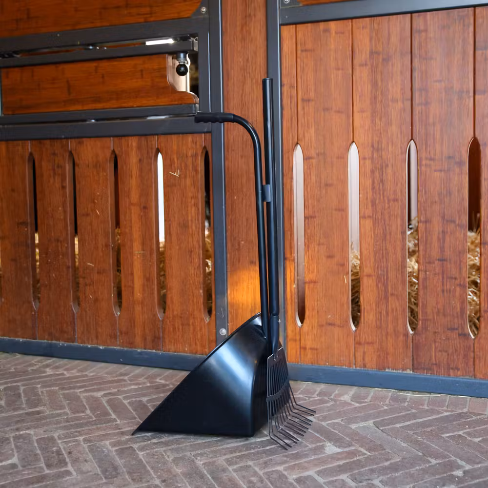 Muck Scoop & Rake black