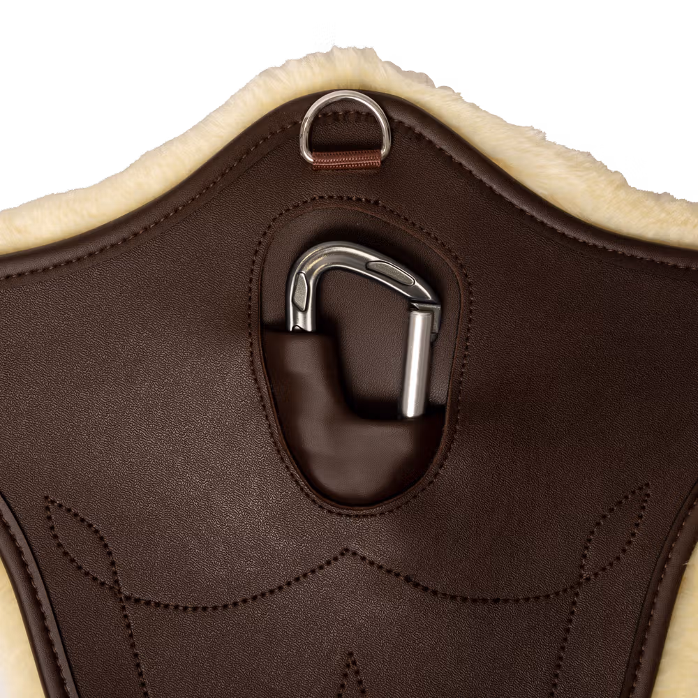 Sheepskin anatomic stud girth brown 140cm