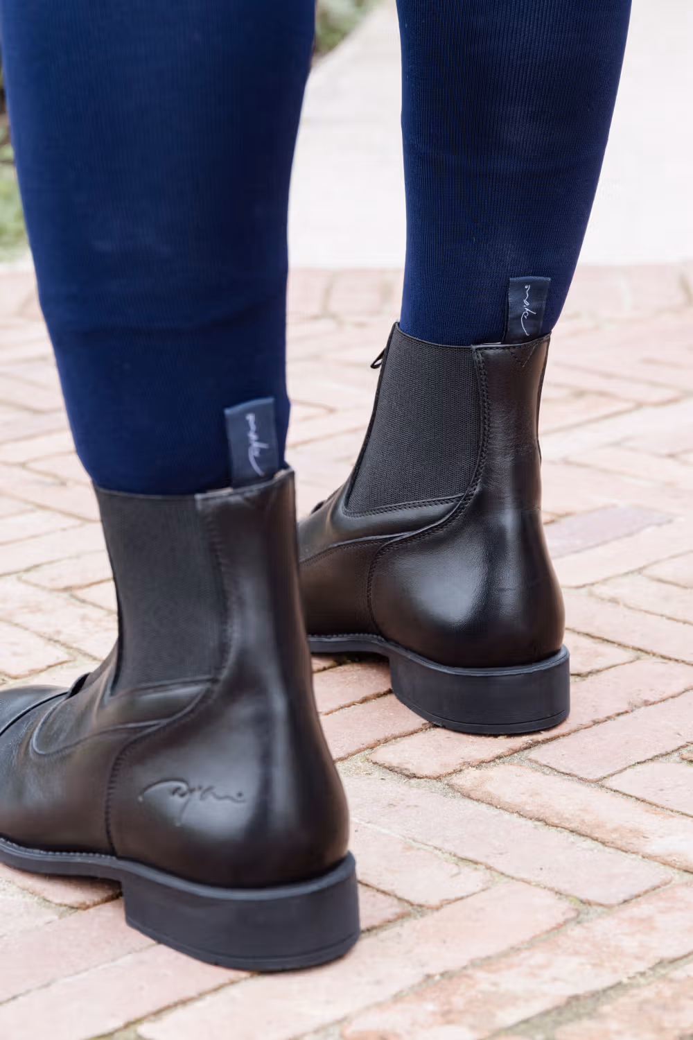 Short Boots front zipper black size 40