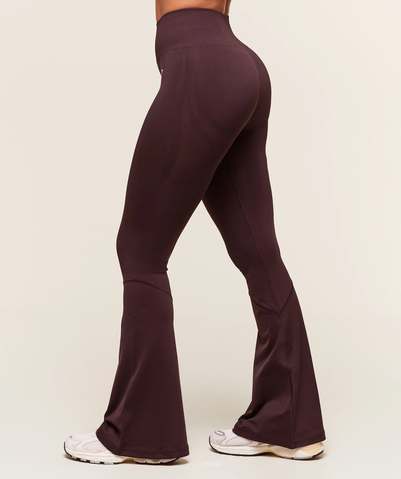 Everyday Seamless Flared Leggings