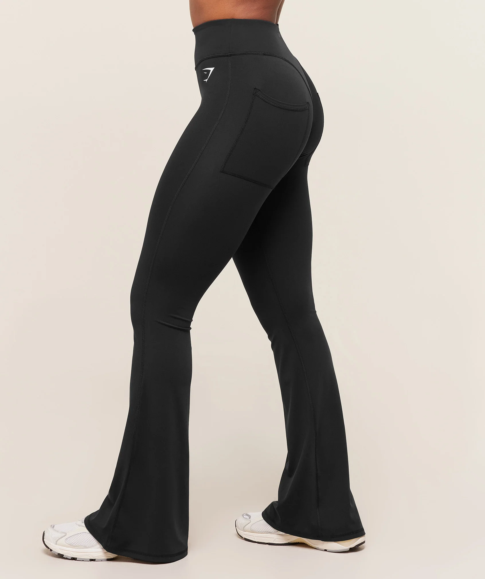 Superset Back Pocket Flared Leggings