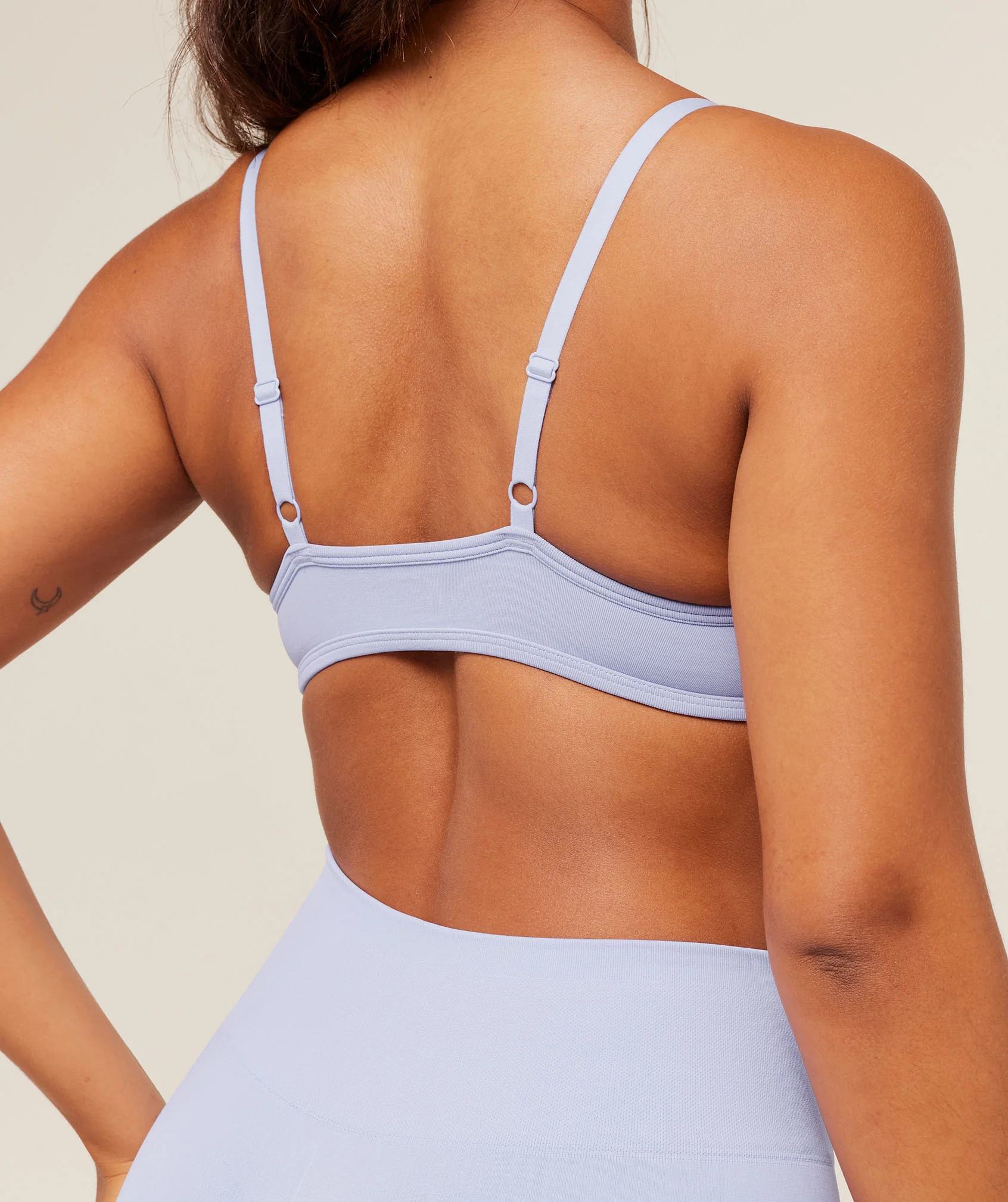 Soft Sculpt V-neck Sports Bra
