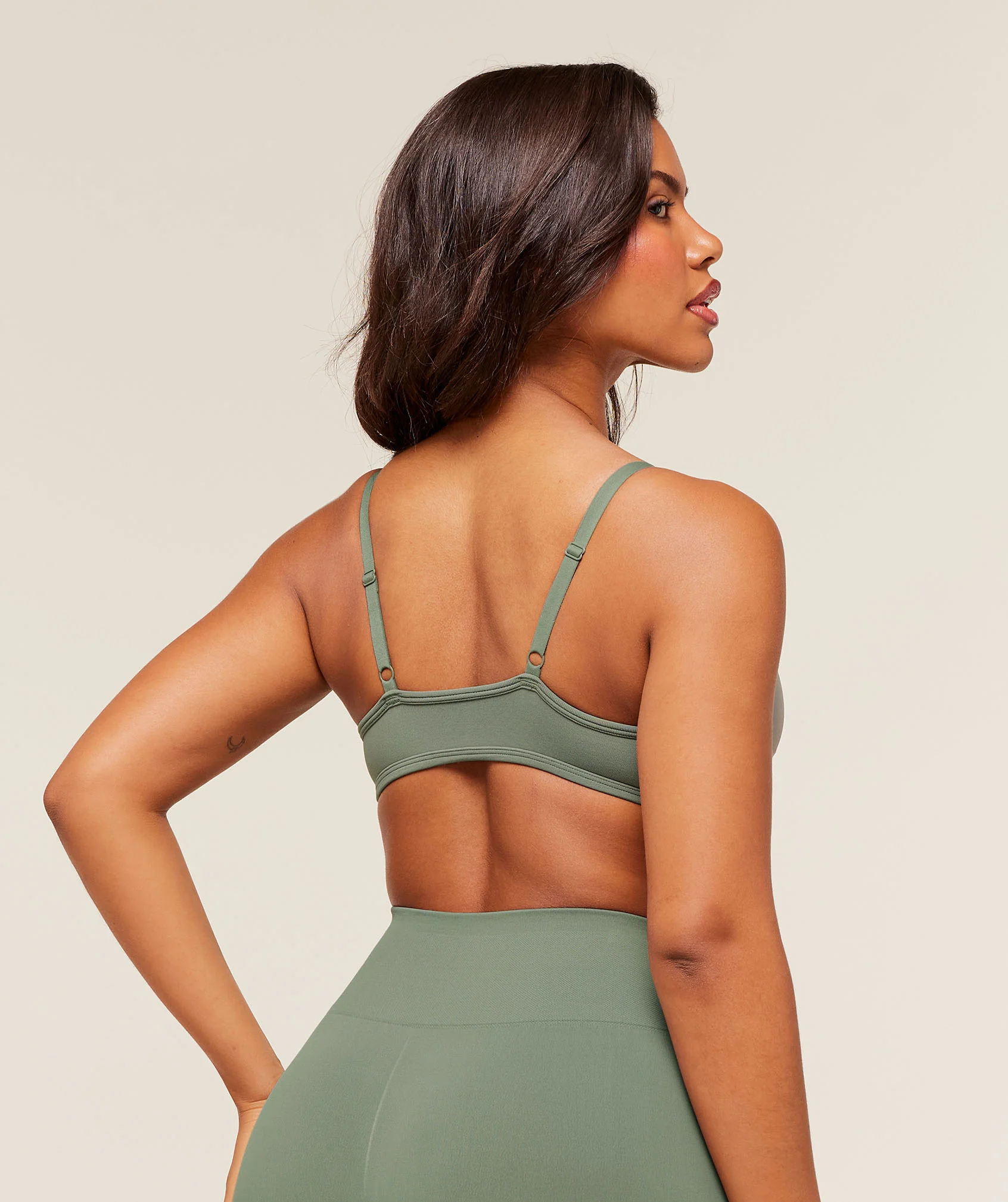 Soft Sculpt V-neck Sports Bra