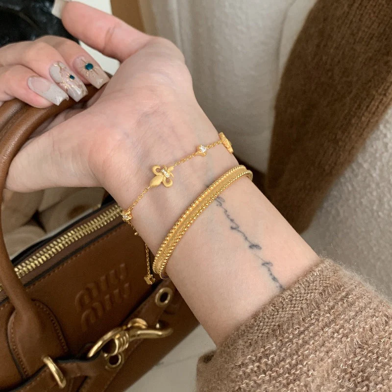 Brushed Iris Flower Diamond Bracelet