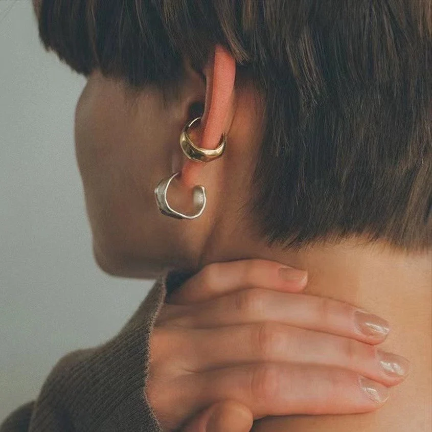 Irregular wide surface C-shaped smooth surface S925 silver needle earrings