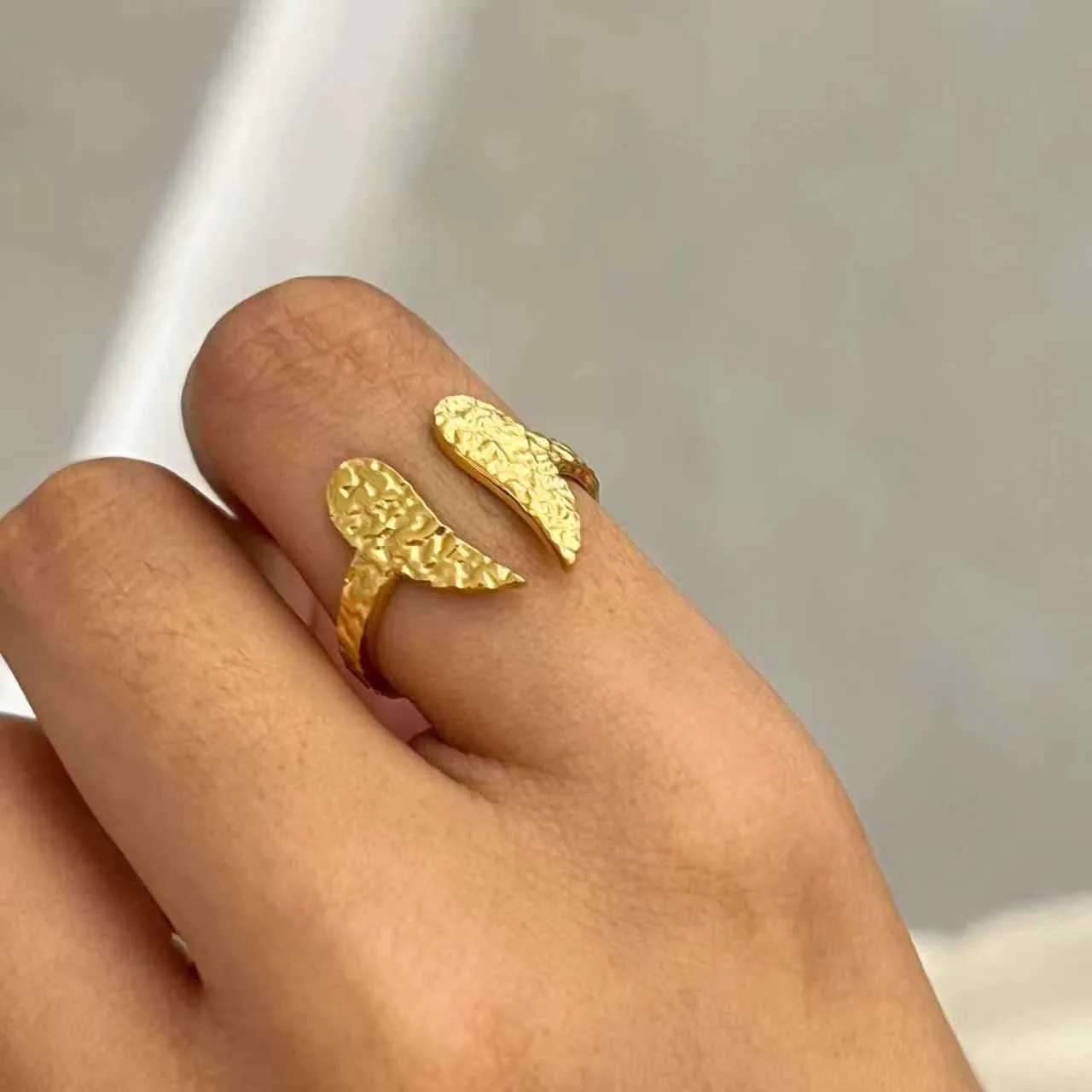 Electroplating gold on stainless steel ring in PVD vacuum furnace