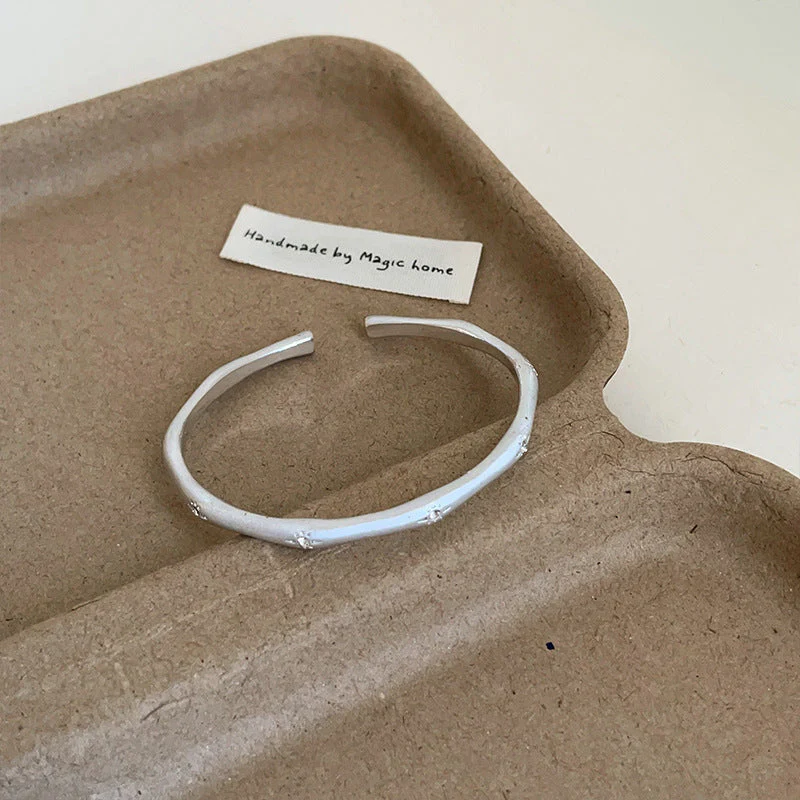 Zircon star bracelet