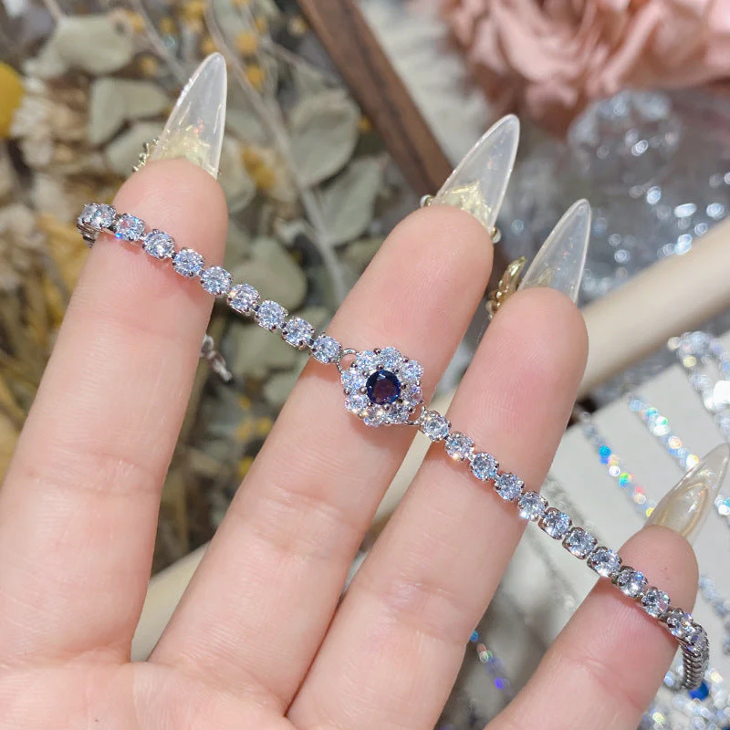 18K micro-inlaid diamond-encrusted colorful Tanzanian blue bracelet.