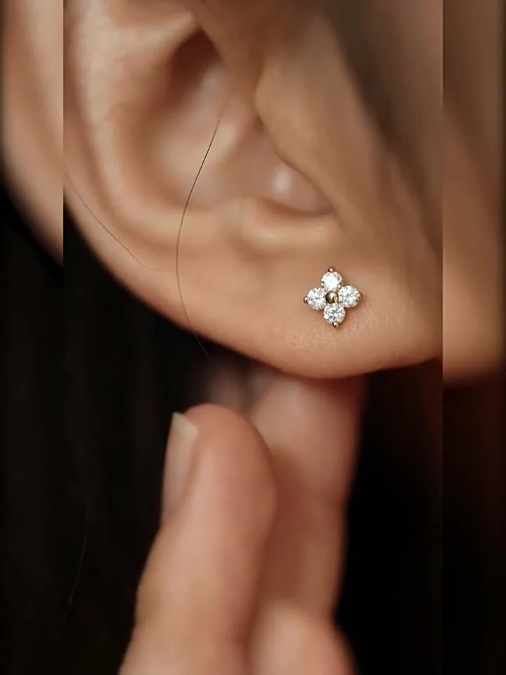 S925 silver-plated 18K gold lucky four-leaf clover mini ultra-small earrings