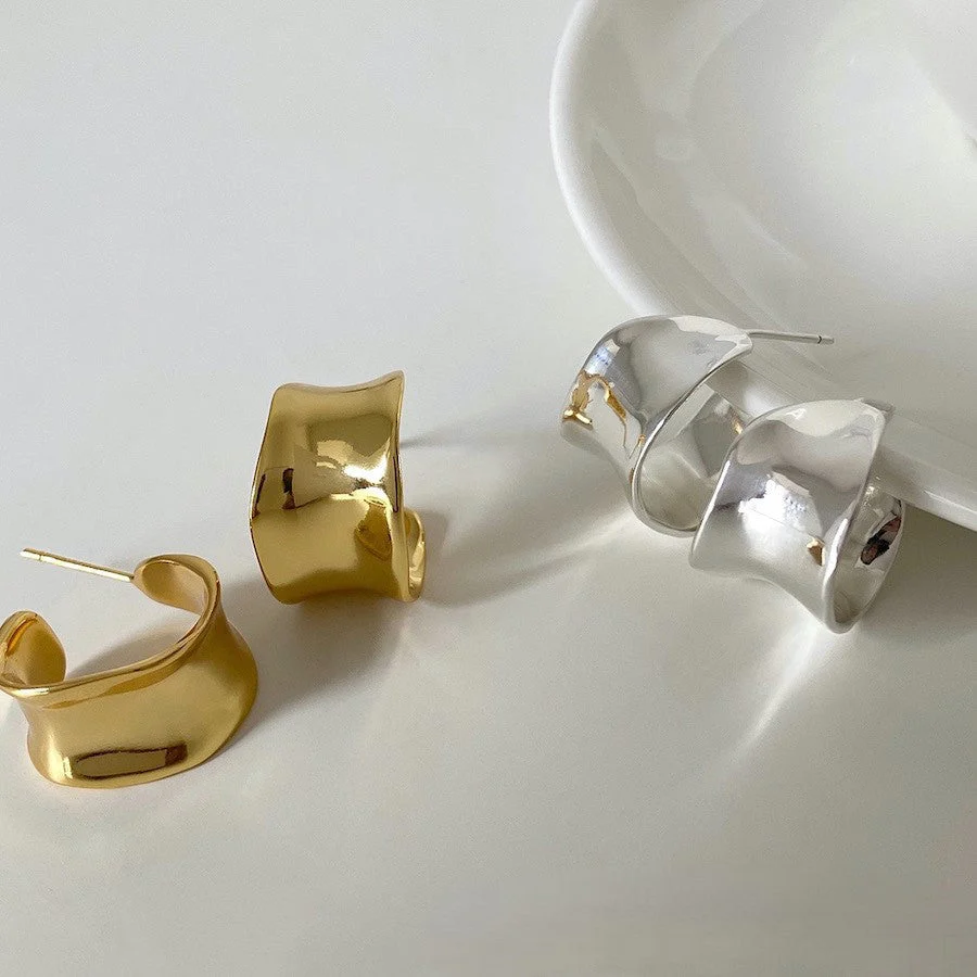 Irregular wide surface C-shaped smooth surface S925 silver needle earrings