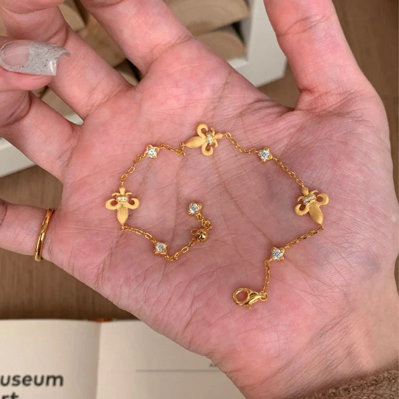 Brushed Iris Flower Diamond Bracelet