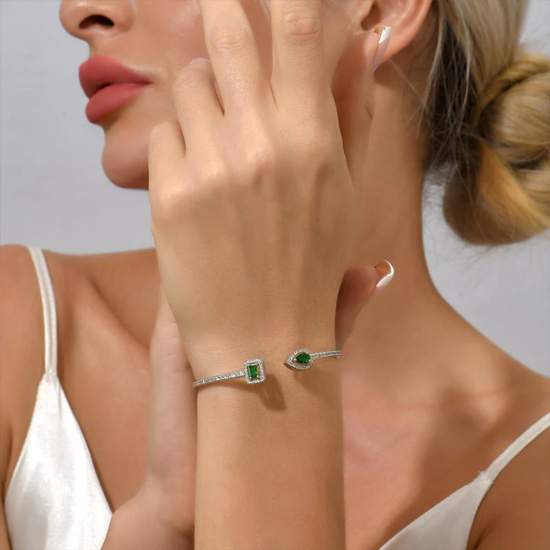 Bracelet with adjustable opening