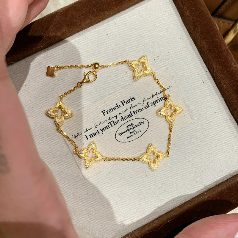 Retro Cut Out Brushed Four-Leaf Clover Bracelet