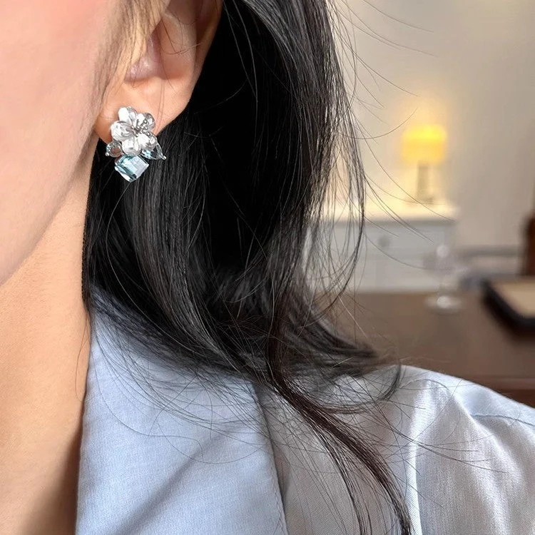 Blue flower cube rhinestone earrings
