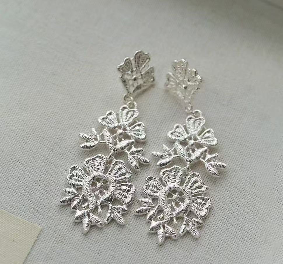 Hollow Lace Embroidered Flower Earrings