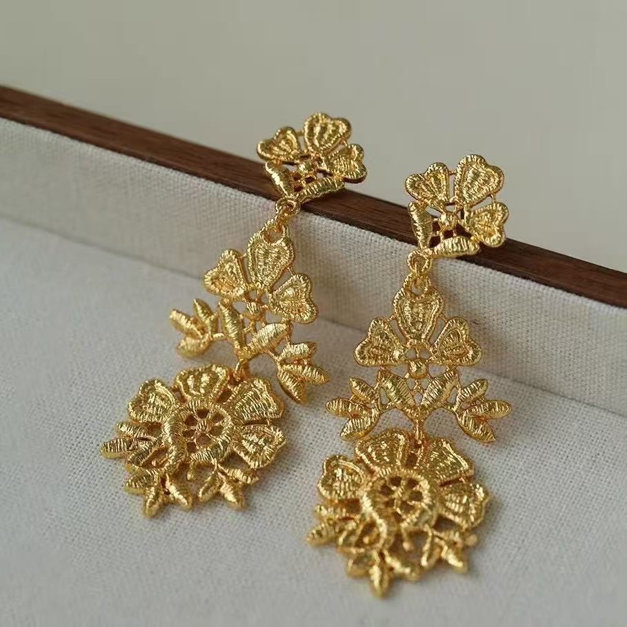 Hollow Lace Embroidered Flower Earrings