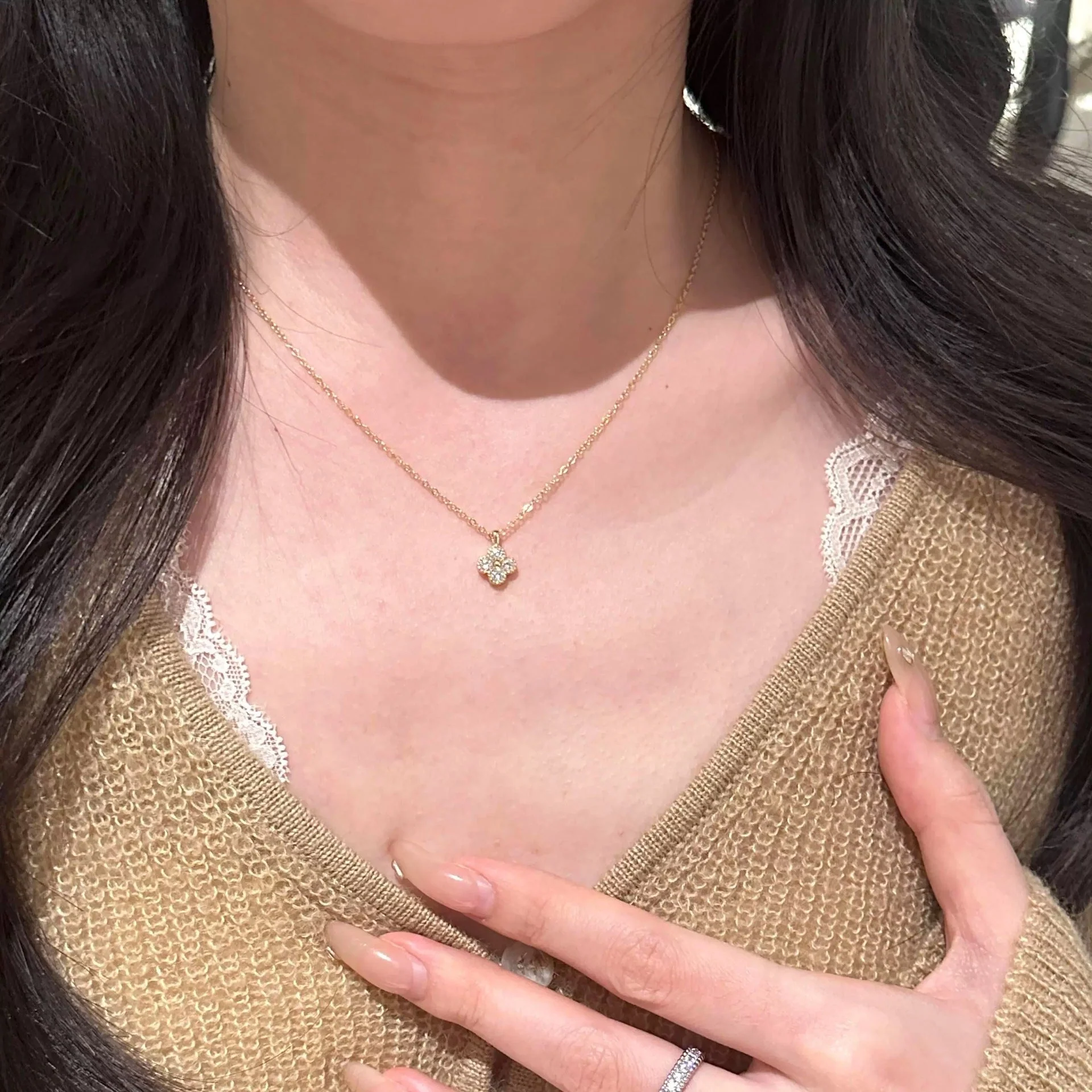 S925 sterling silver plated with 14K gold four-leaf clover flower diamond necklace