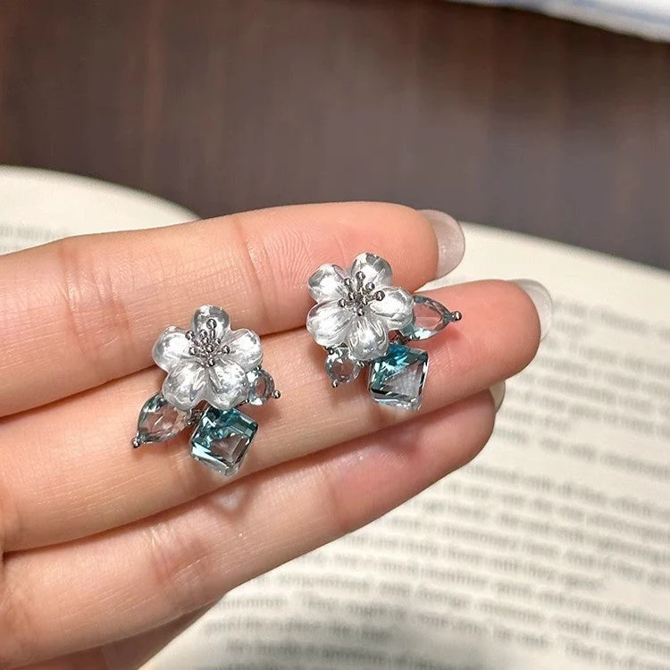 Blue flower cube rhinestone earrings