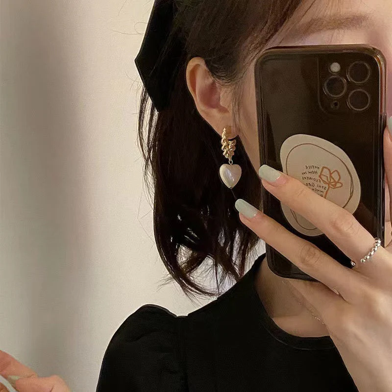 Heart-shaped Pearl Pendant Drop Earrings