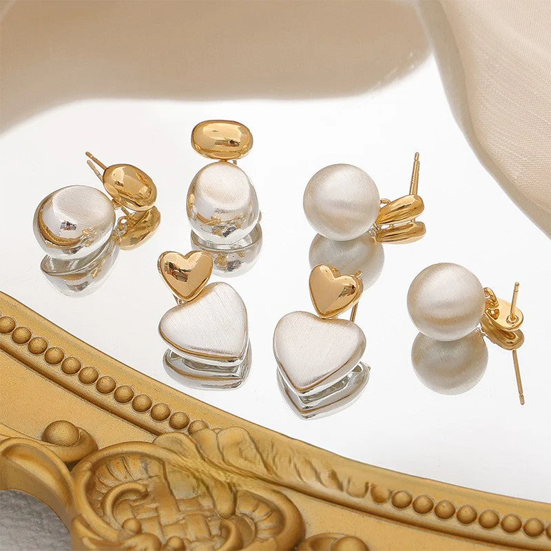 Double love gold wire drawing heart-shaped ball earrings