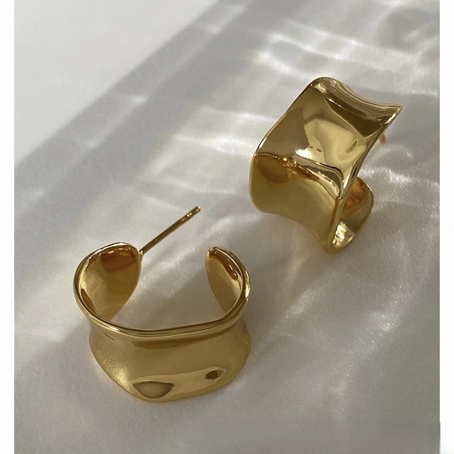 Irregular wide surface C-shaped smooth surface S925 silver needle earrings