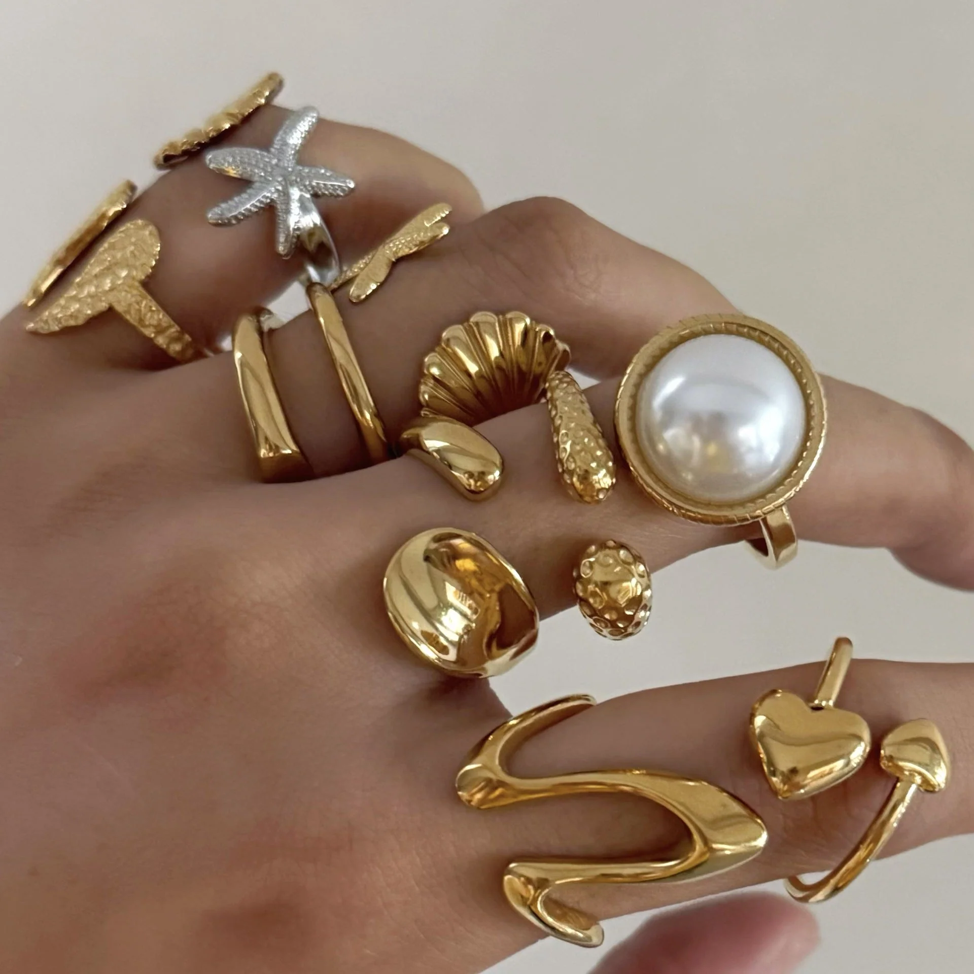 Electroplating gold on stainless steel ring in PVD vacuum furnace