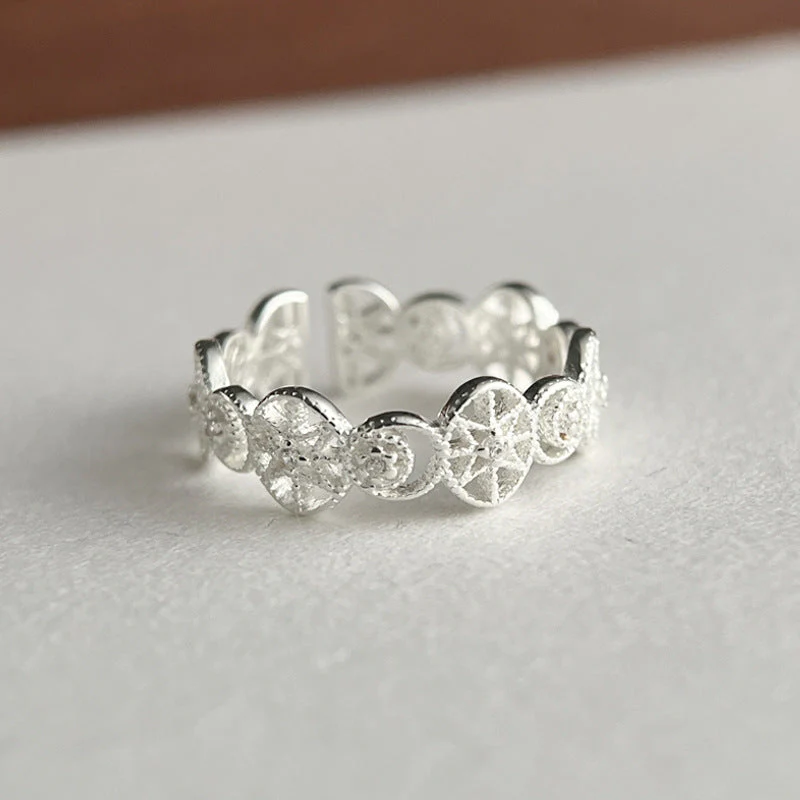 925 Sterling Silver Oval Diamond-encrusted Eight Mans Star Ring