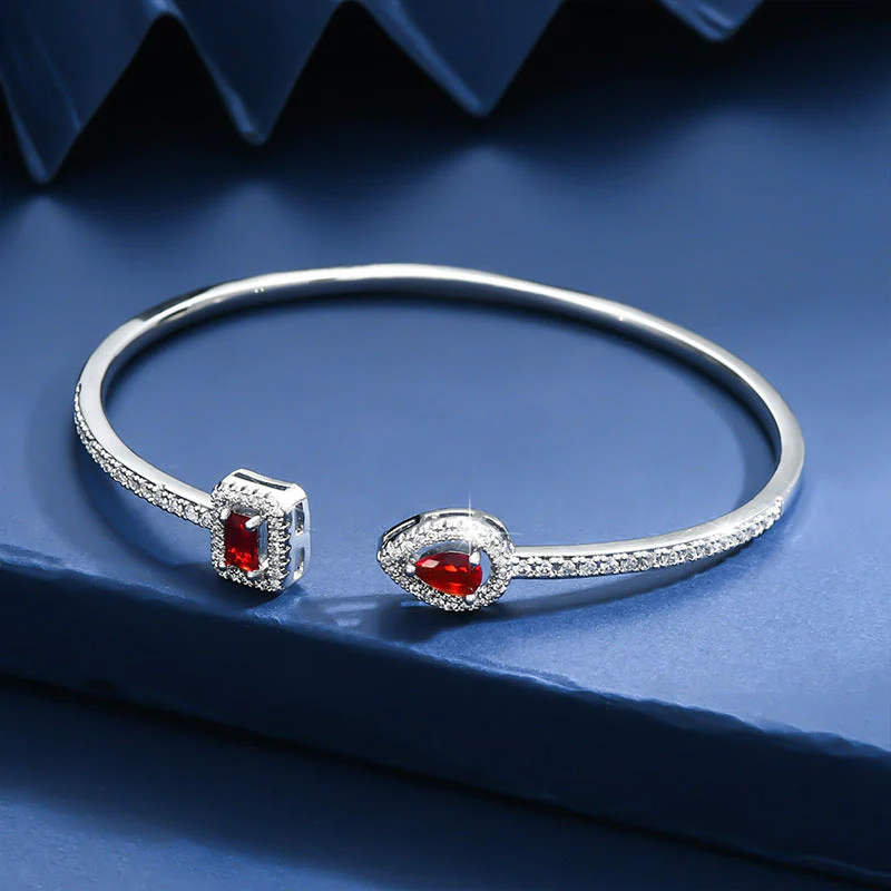 Bracelet with adjustable opening