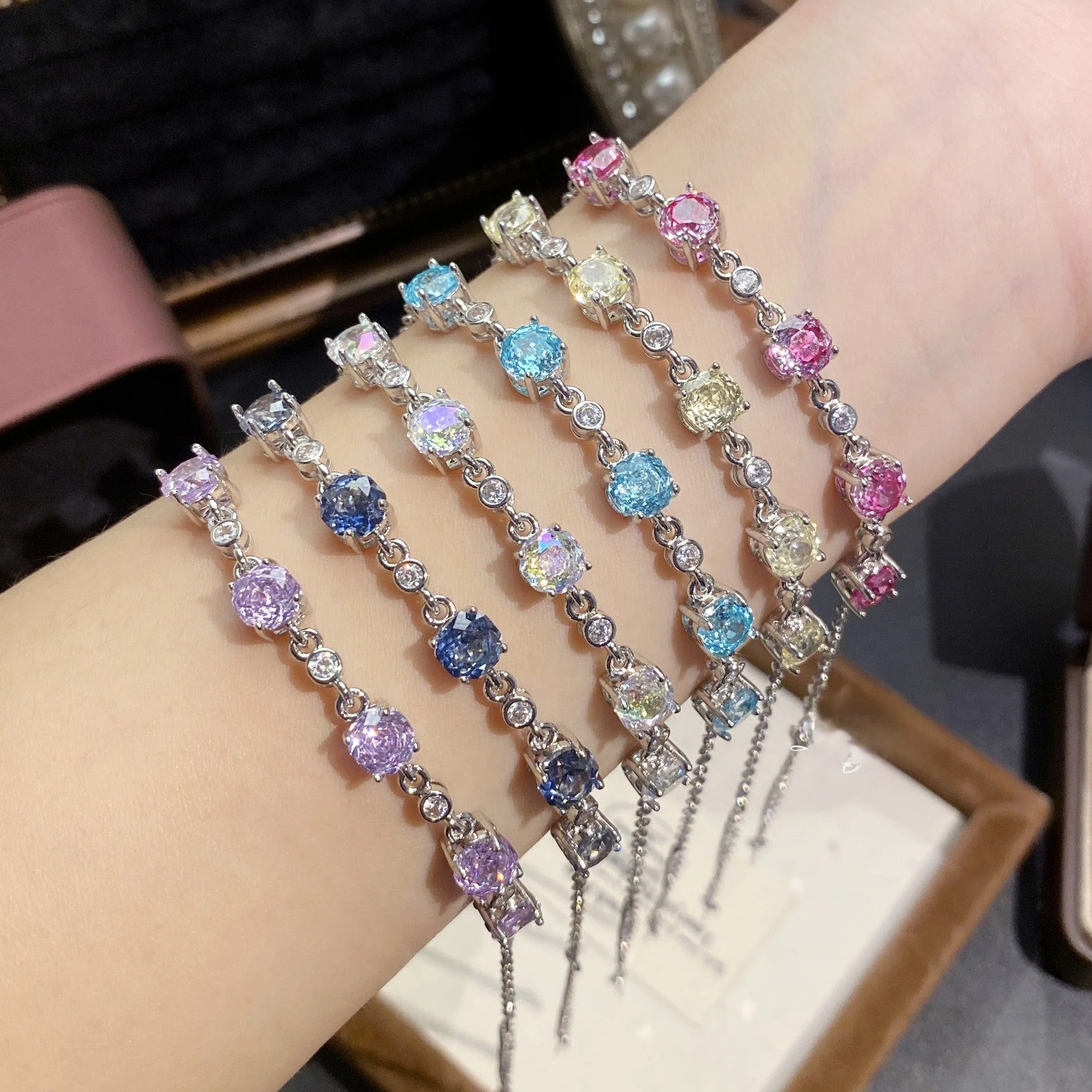 Octagonal rose diamond bracelet inlaid with high carbon diamond.