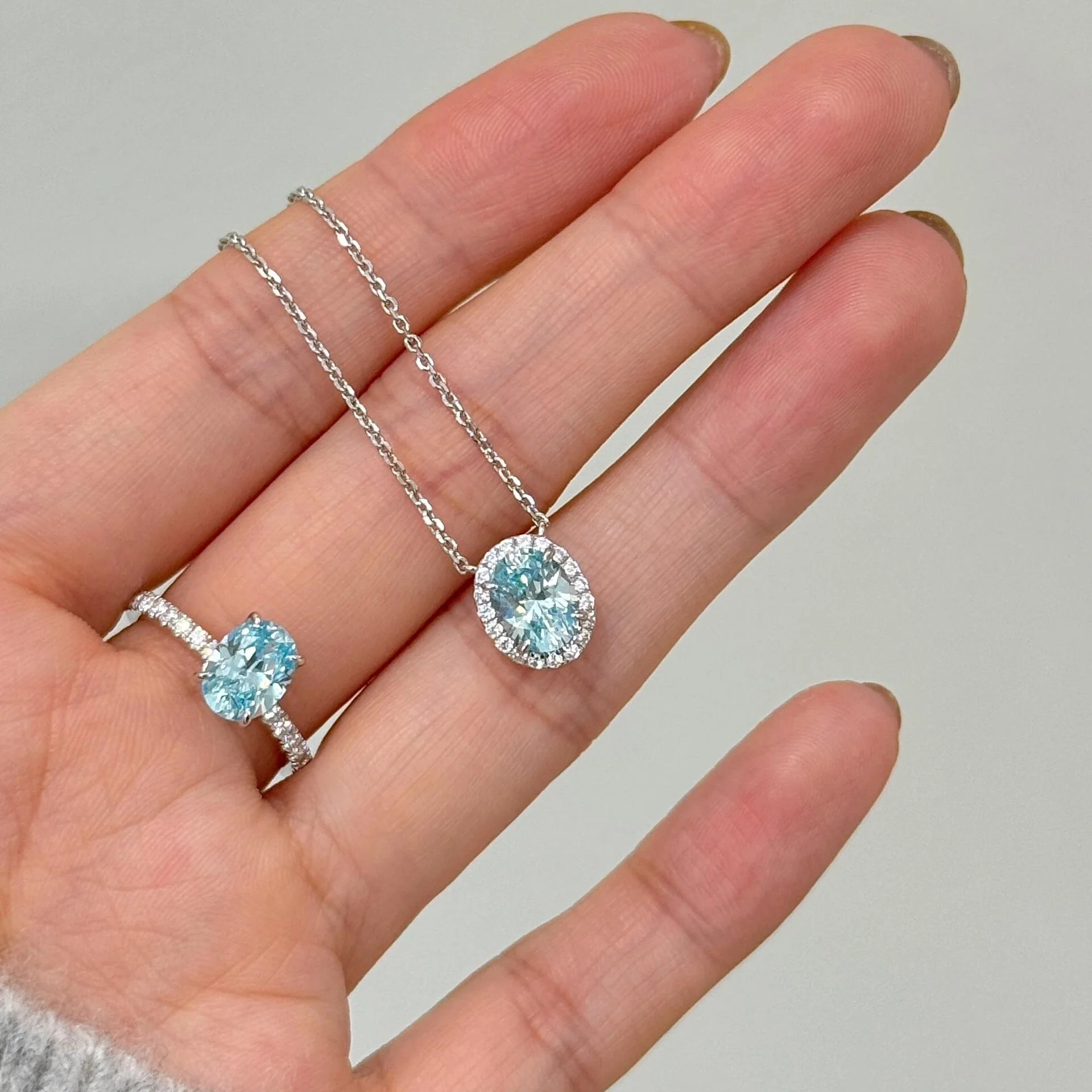 S925 Sterling Silver Aquamarine Oval Pigeon Egg Diamond Ring Necklace