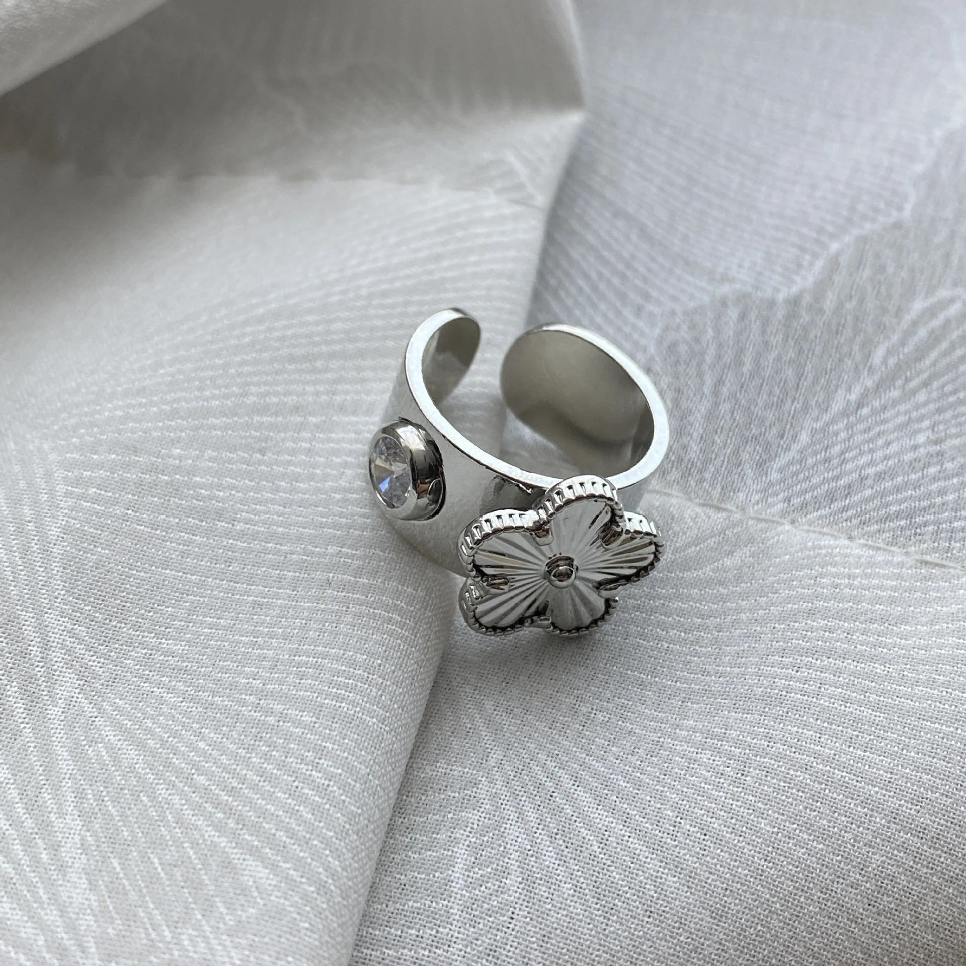 Zircon geometric bracelet