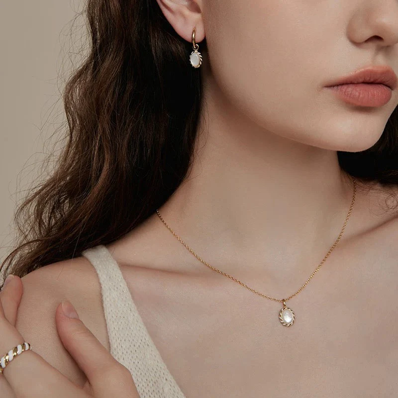 Goldier Necklace Earrings Set