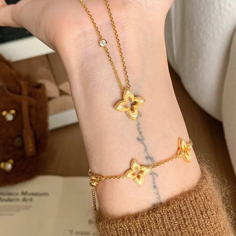 Retro Cut Out Brushed Four-Leaf Clover Bracelet