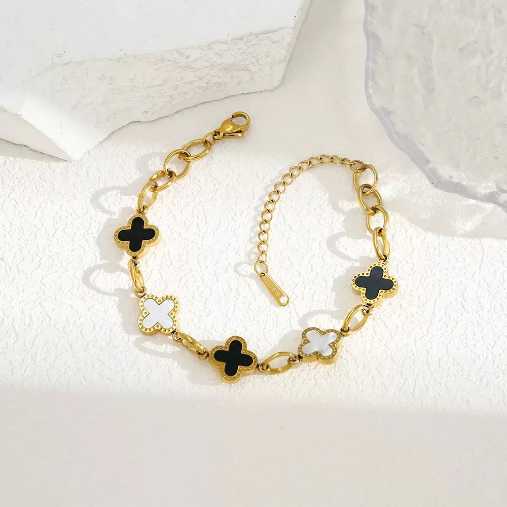 New four-leaf clover bracelet