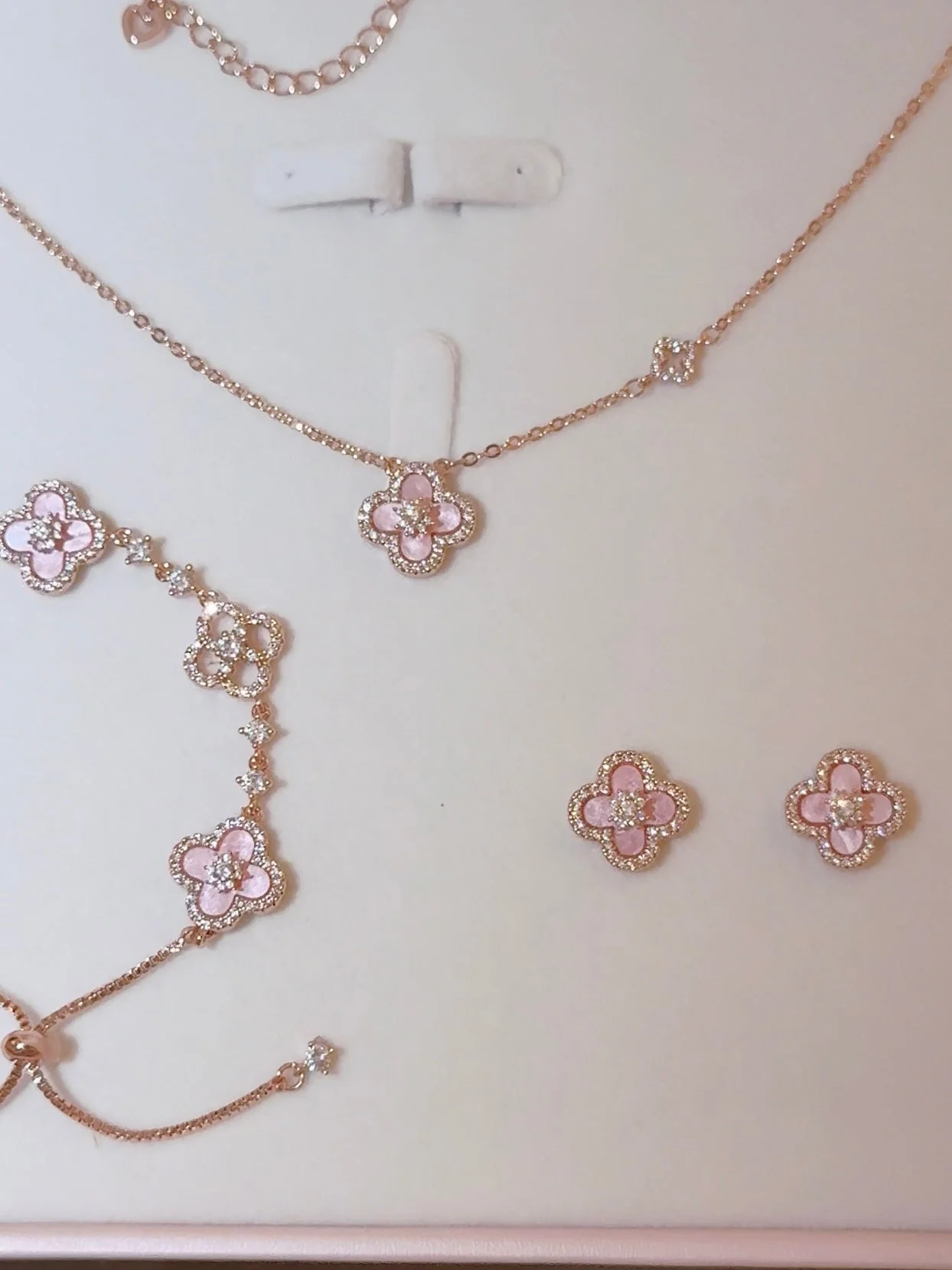 Sakura Cleef Set