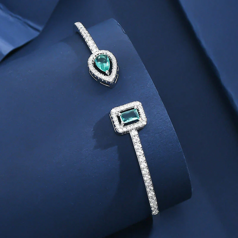 Bracelet with adjustable opening