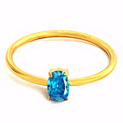Stainless steel ring color zircon electroplating 18K gold.