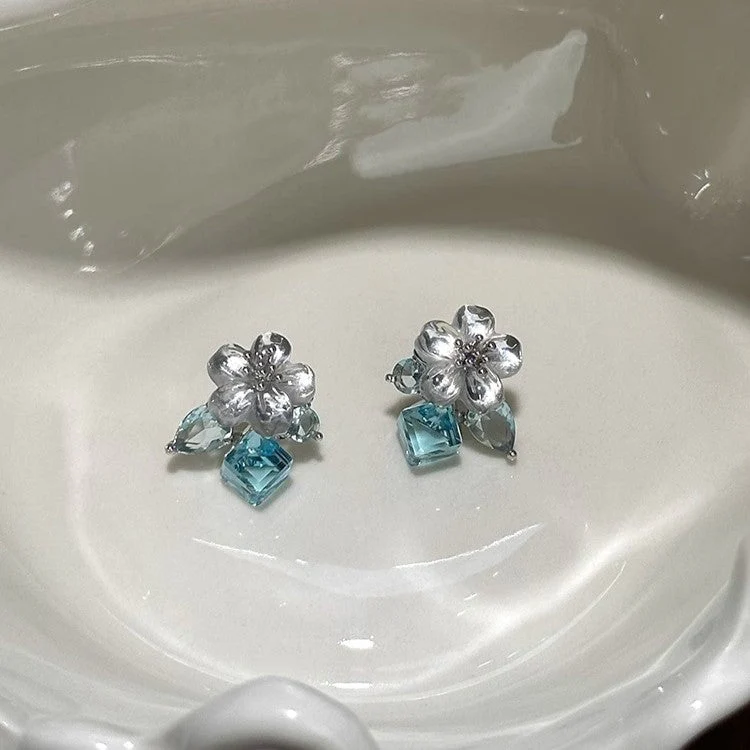 Blue flower cube rhinestone earrings