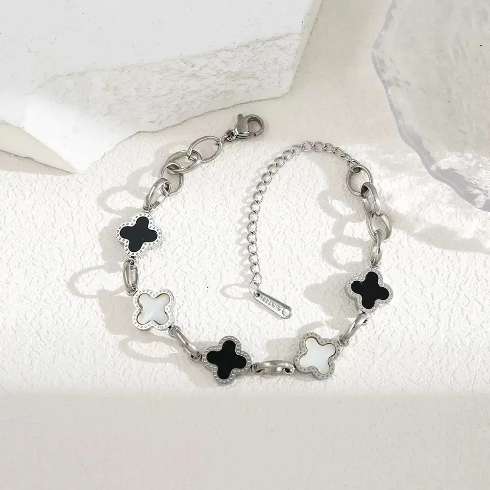 New four-leaf clover bracelet