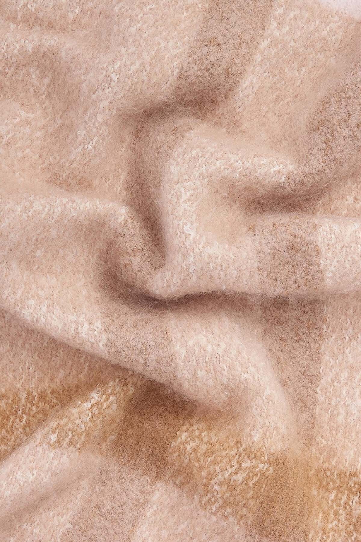 Isla Tartan Boucle Scarf - MUTED CABERNET