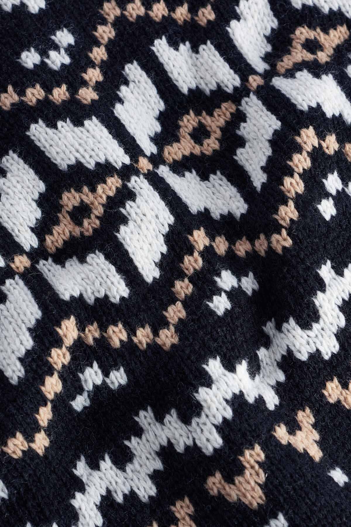 Cleaver Knitted Jumper - MULTI