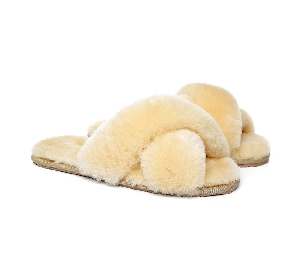 AUSTRALIAN SHEPHERD? UGG Women Crossover Fluffy Slides Linty