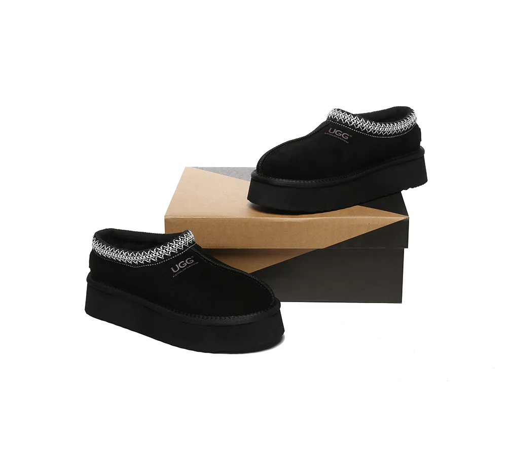AUSTRALIAN SHEPHERD? UGG Slippers Sheepskin Wool Ankle Platform Tazzy Hippie