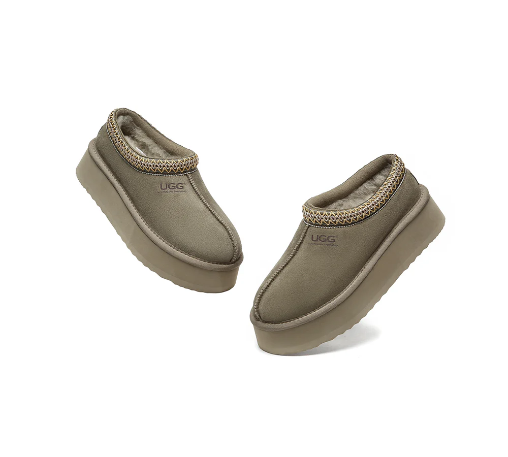 AUSTRALIAN SHEPHERD? UGG Slippers Sheepskin Wool Ankle Platform Tazzy Hippie